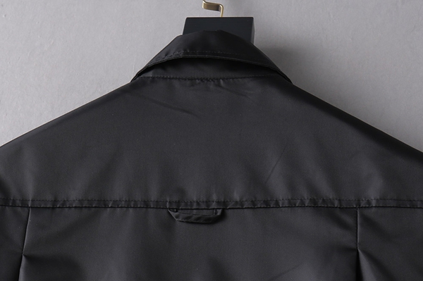 ブランドジャケット側面デザイン